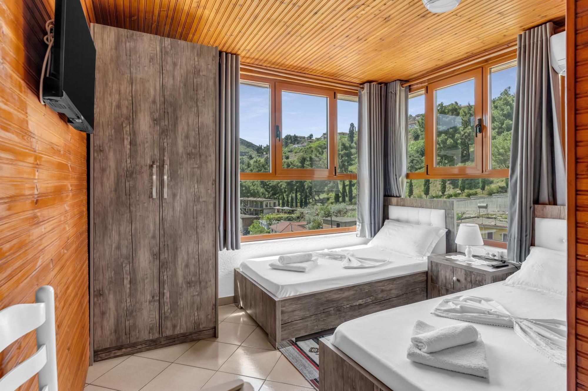 Guesthouse Emiljano Berat Ngoại thất bức ảnh