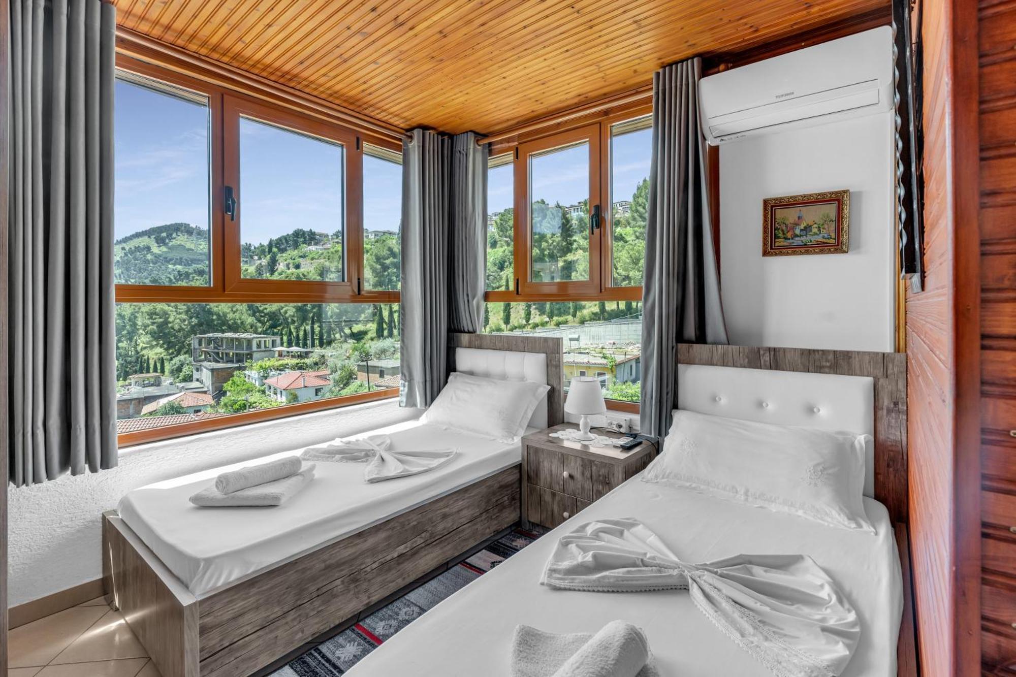 Guesthouse Emiljano Berat Ngoại thất bức ảnh